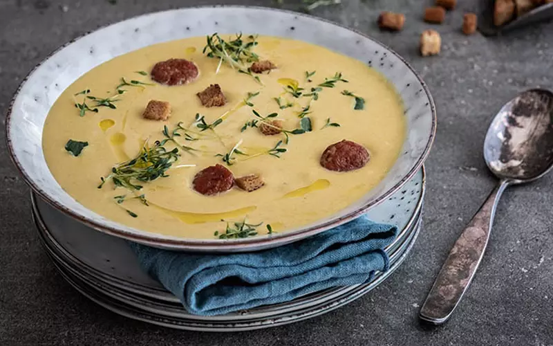 Картофельный суп-пюре с микрозеленью